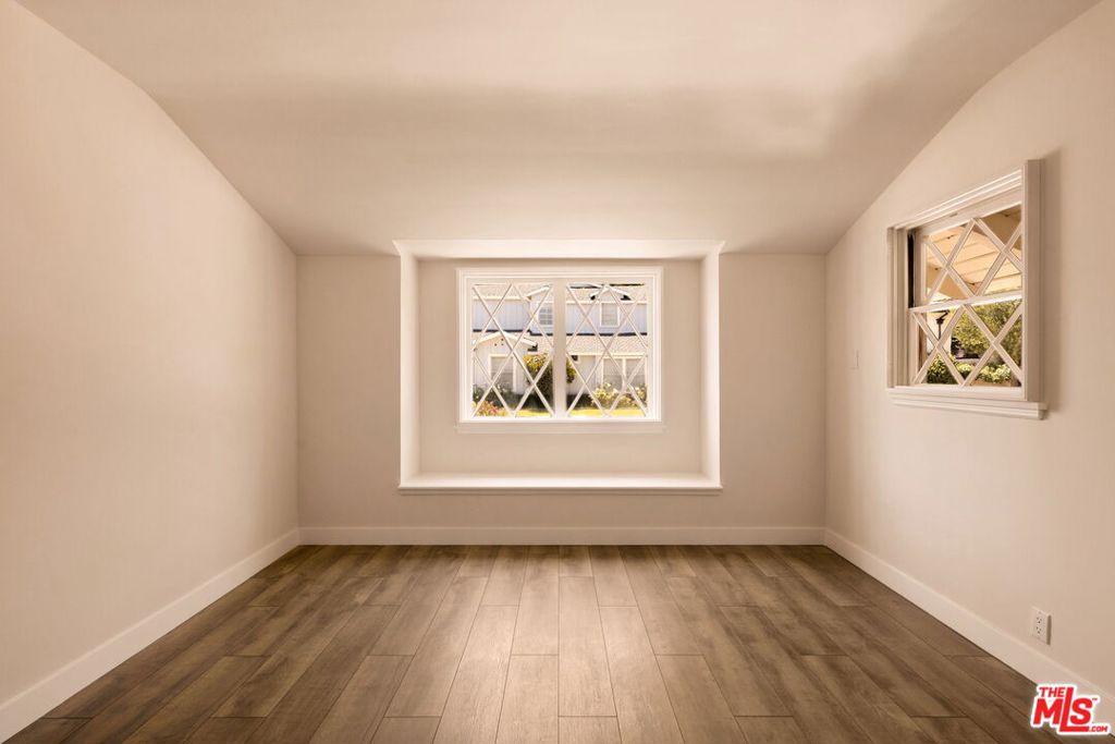 2158 Stradella Road Property Photo 22