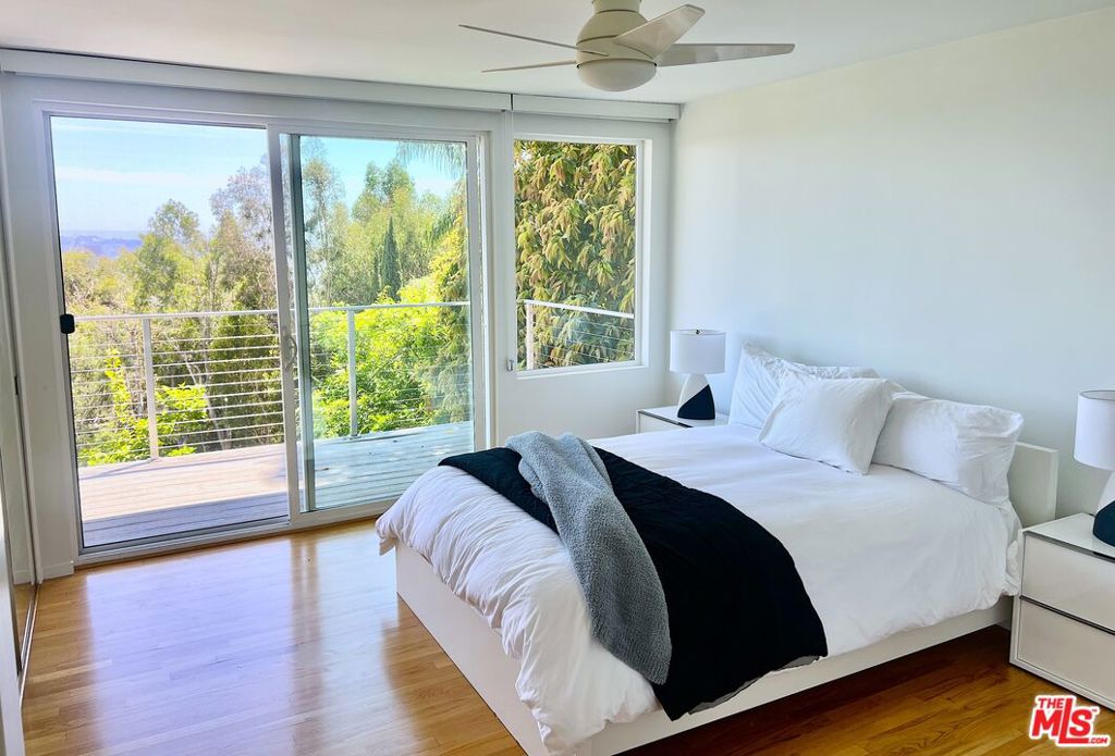 8376 Hollywood Boulevard Property Photo 32