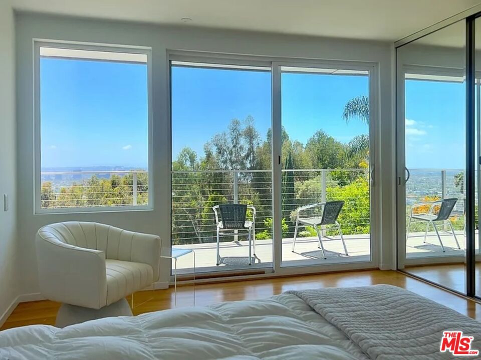8376 Hollywood Boulevard Property Photo 38