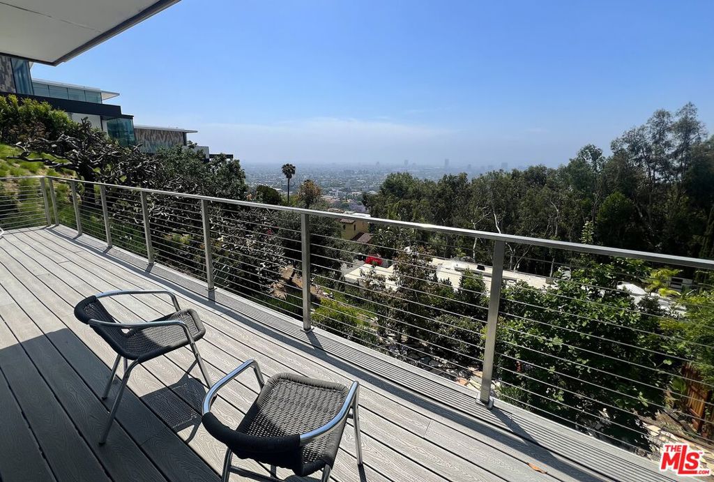 8376 Hollywood Boulevard Property Photo 39