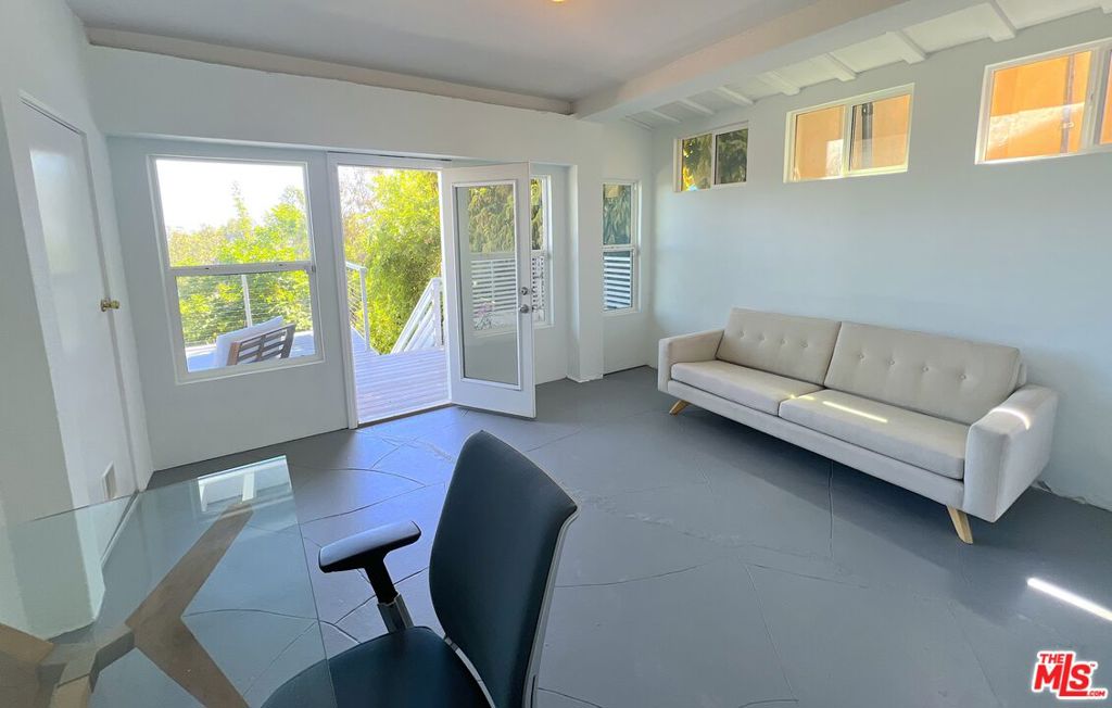 8376 Hollywood Boulevard Property Photo 43