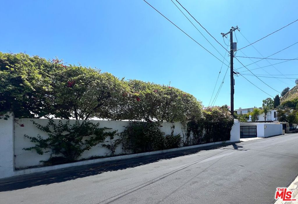 8376 Hollywood Boulevard Property Photo 57