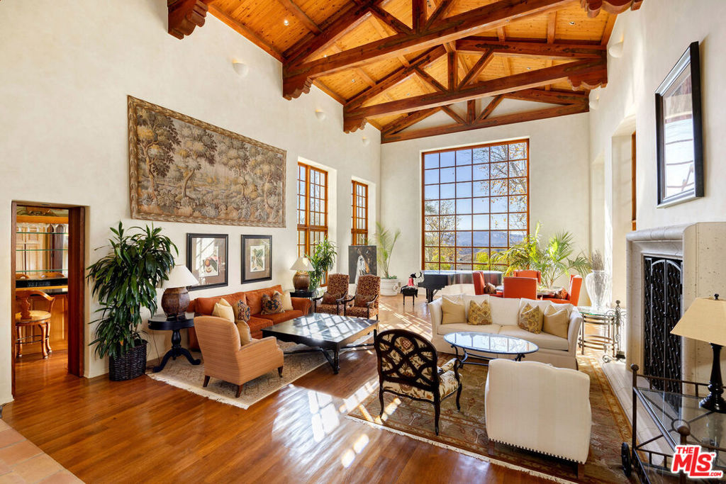 25127 Jim Bridger Road Property Photo 10