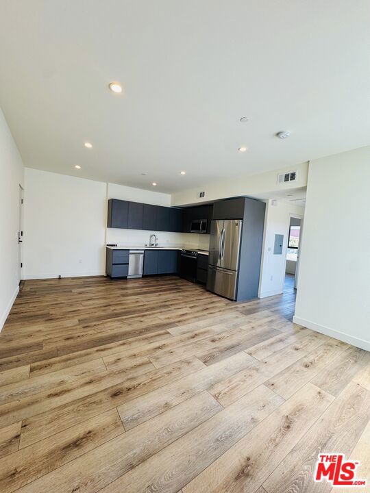 919 Harvard Boulevard 402 Property Photo 1