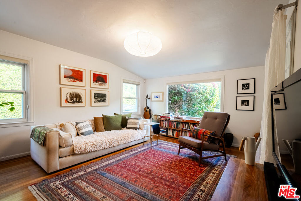 17401 Londelius Street Property Photo 5