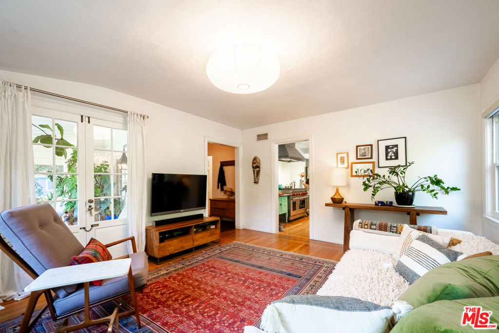 17401 Londelius Street Property Photo 6