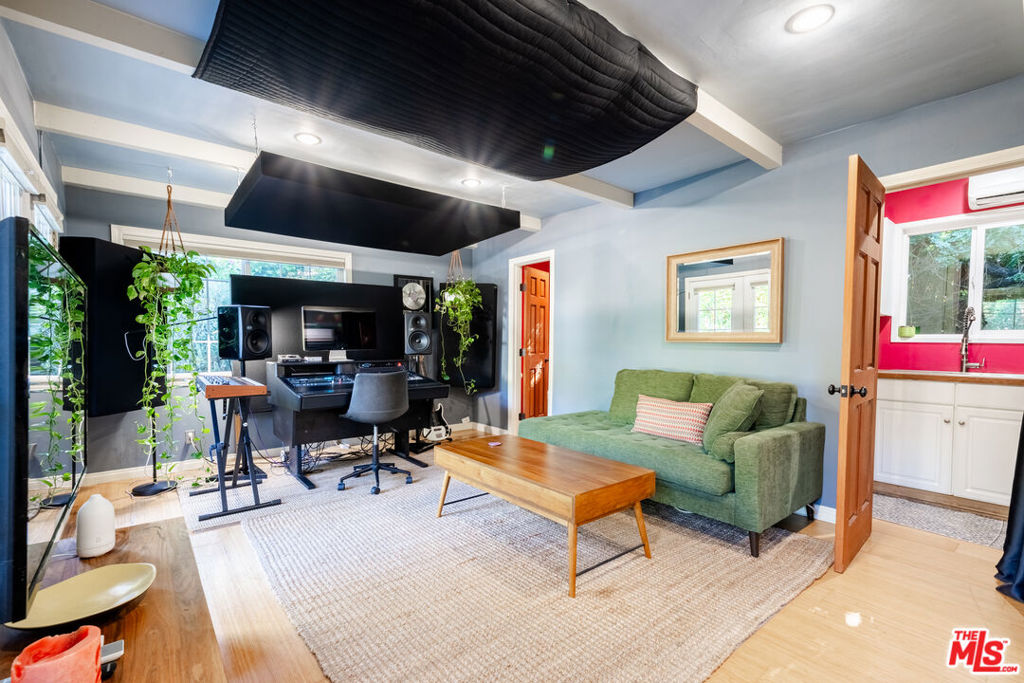 17401 Londelius Street Property Photo 35