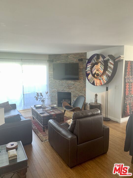 1021 N Crescent Heights Boulevard 206 Property Photo 2