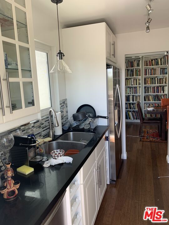 1021 N Crescent Heights Boulevard 206 Property Photo 4