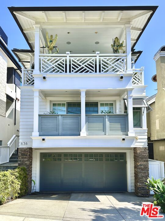 636 12th Street Property Photo 1