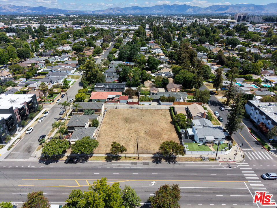 14715 Burbank Boulevard Property Photo 3
