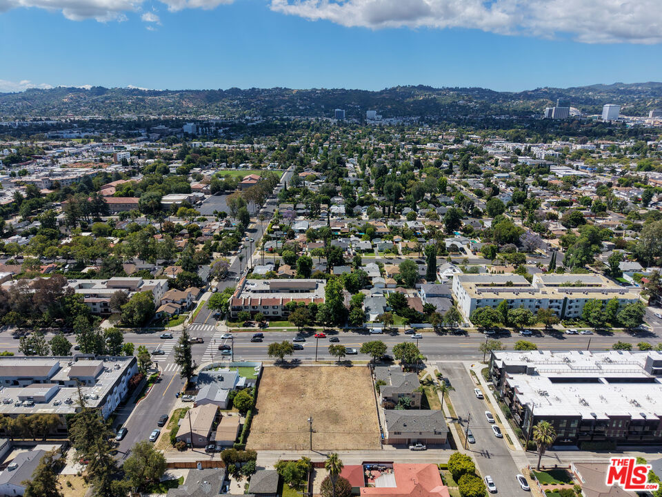 14715 Burbank Boulevard Property Photo 8