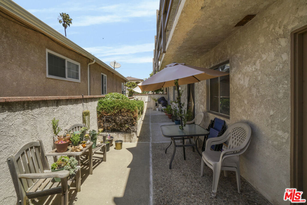 1023 W 24th Street Property Photo 12
