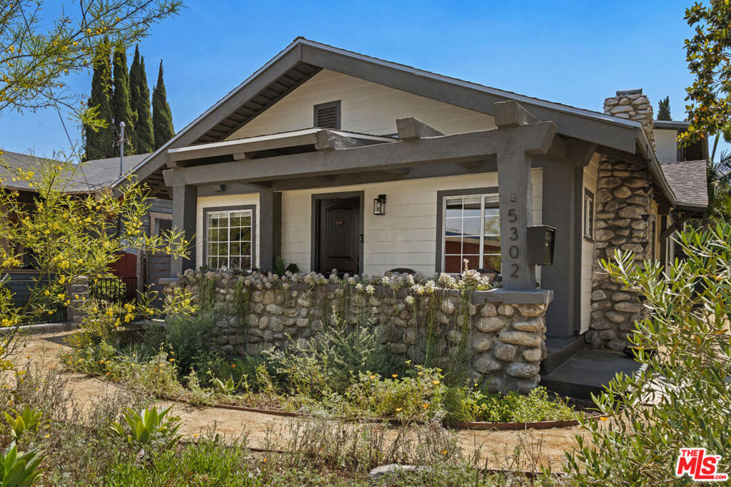 5302 Irvington Place Property Photo