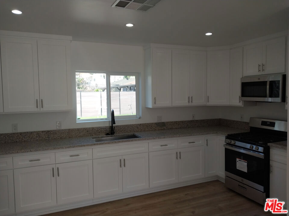 26842977 Property Photo 24