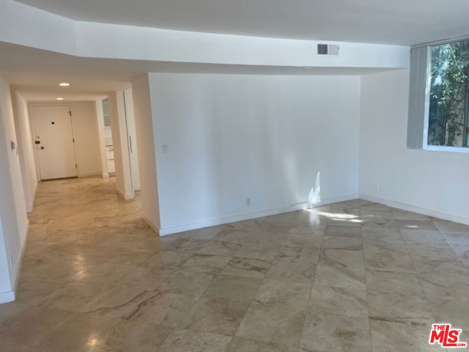 9297 Burton Way A Property Photo 4