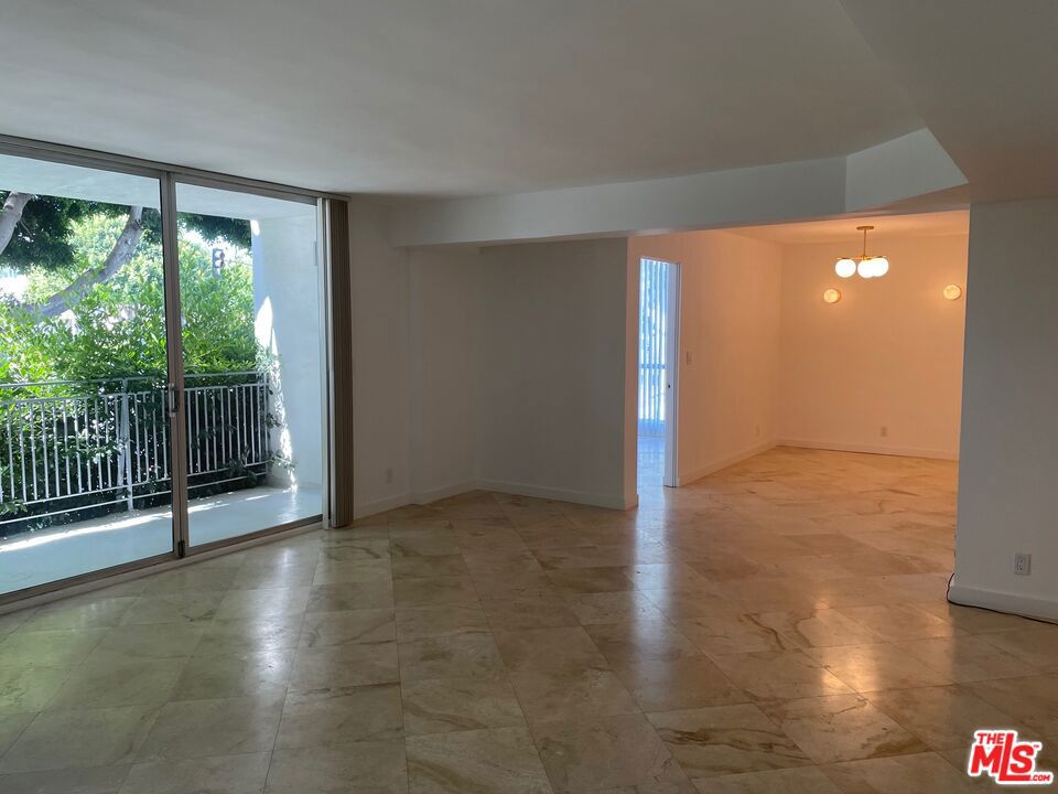 9297 Burton Way A Property Photo 6