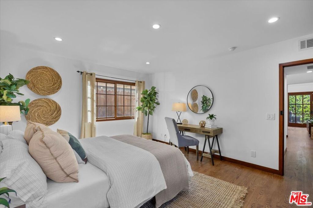 2504 Ocean Avenue Property Photo 1