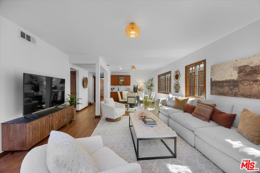 2504 Ocean Avenue Property Photo 3