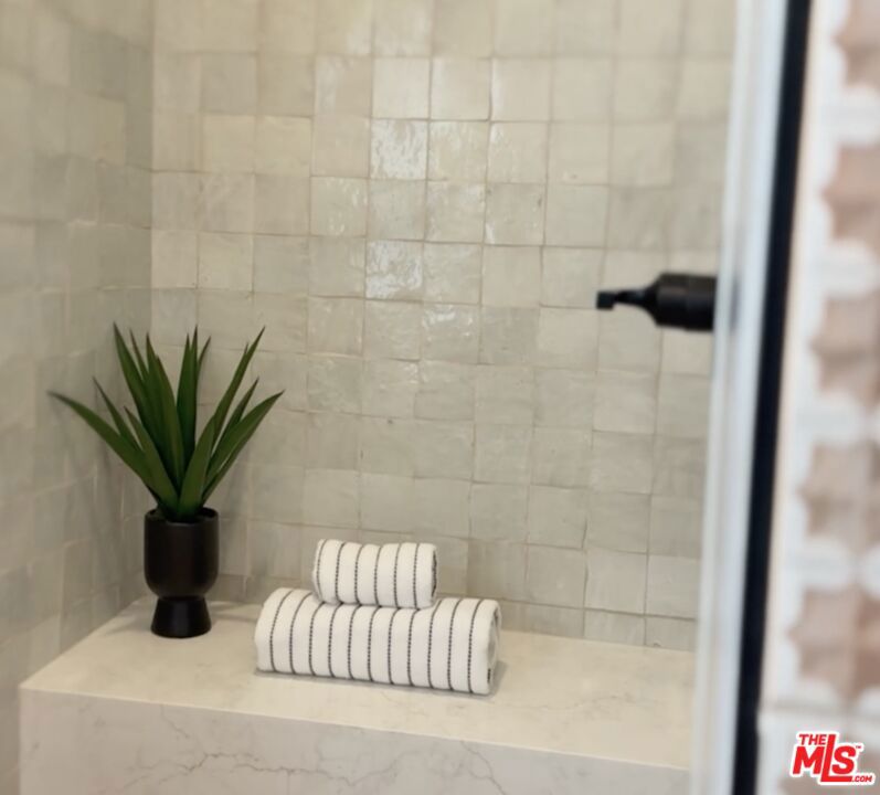 2504 Ocean Avenue Property Photo 9