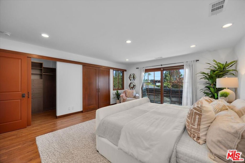 2504 Ocean Avenue Property Photo 13