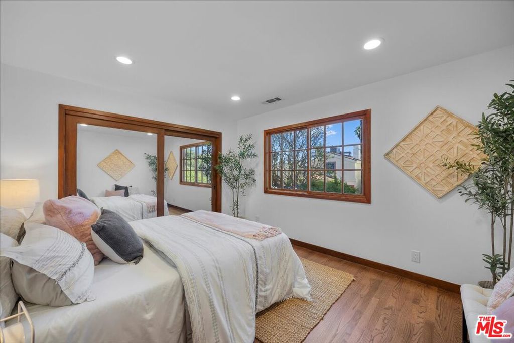 2504 Ocean Avenue Property Photo 18