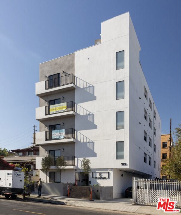 919 Harvard Boulevard 101 Property Photo 1