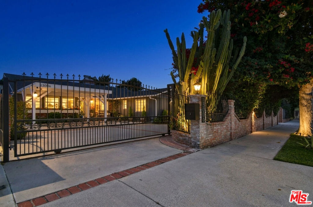 13006 Magnolia Boulevard Property Photo 1