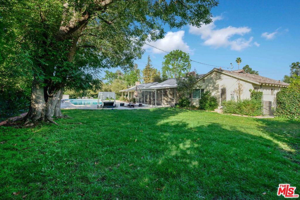 6207 Melba Avenue Property Photo 4