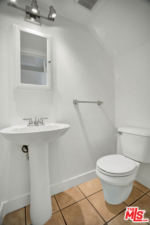 10065 De Soto Avenue 304 Property Photo 6
