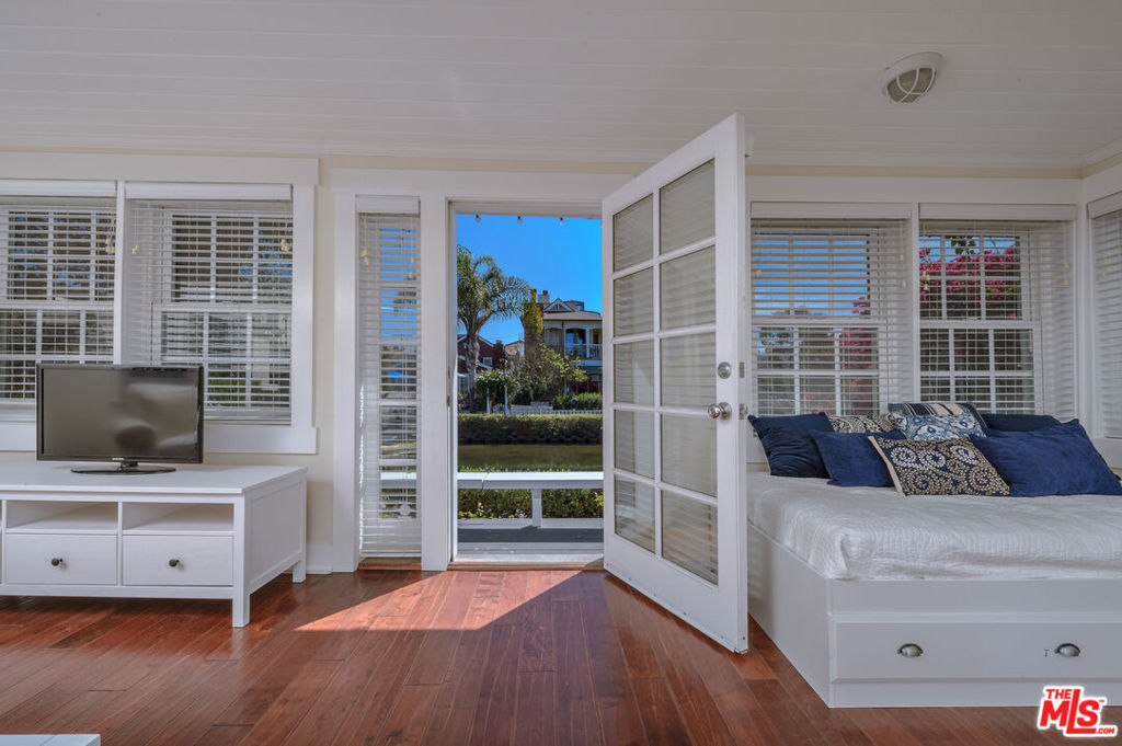 2323 Grand Canal Property Photo 5