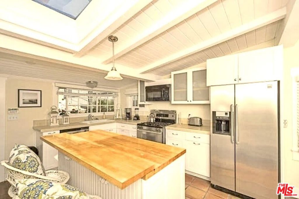 2323 Grand Canal Property Photo 8