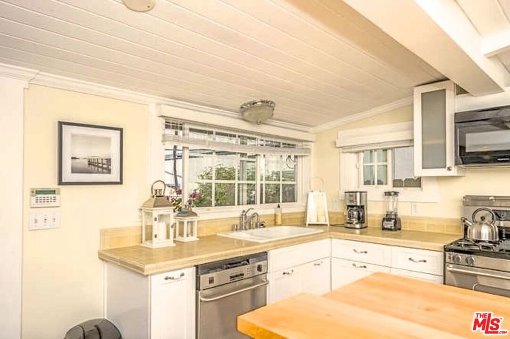 2323 Grand Canal Property Photo 9