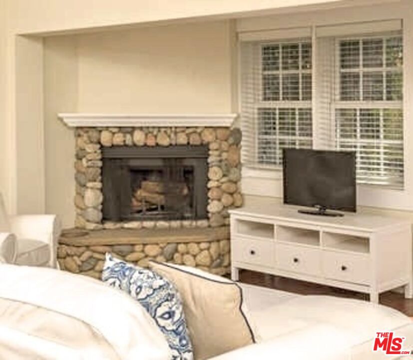 2323 Grand Canal Property Photo 13