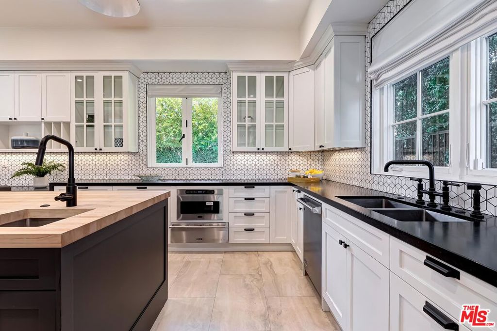 9767 Monte Mar Drive Property Photo 17