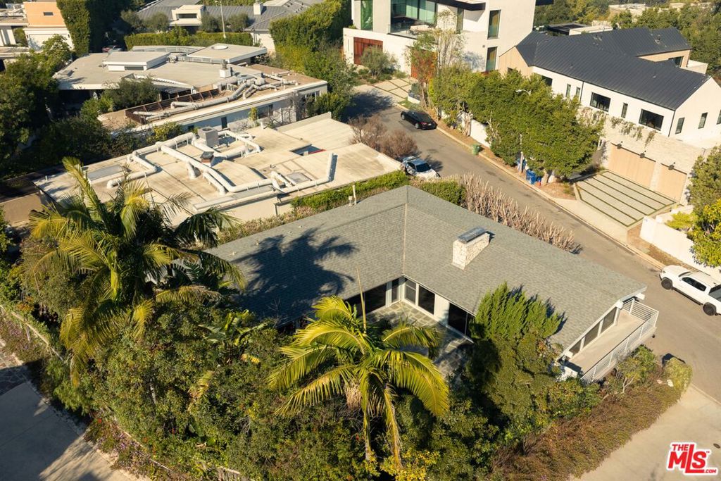 1127 Angelo Drive Property Photo 2