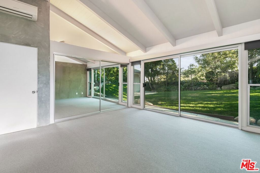 1127 Angelo Drive Property Photo 18