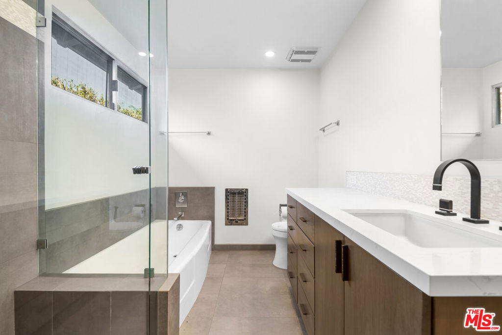 1127 Angelo Drive Property Photo 19
