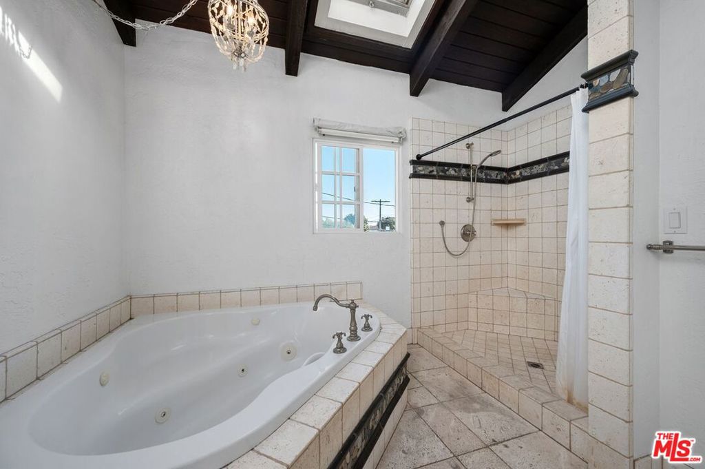 6322 W 78th Place Property Photo 12