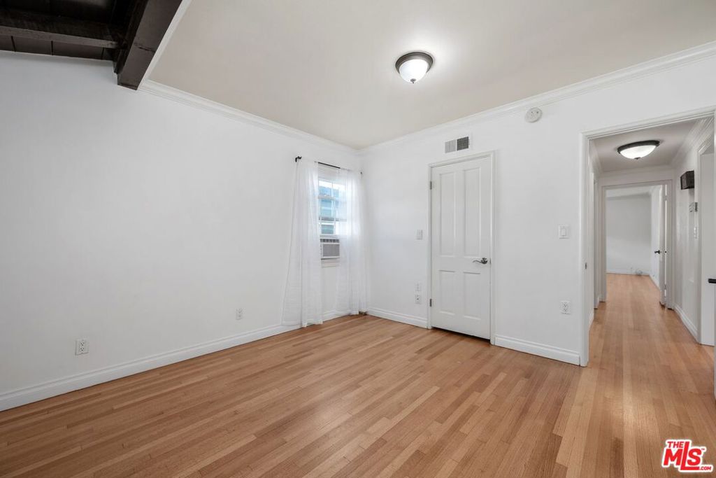 6322 W 78th Place Property Photo 14