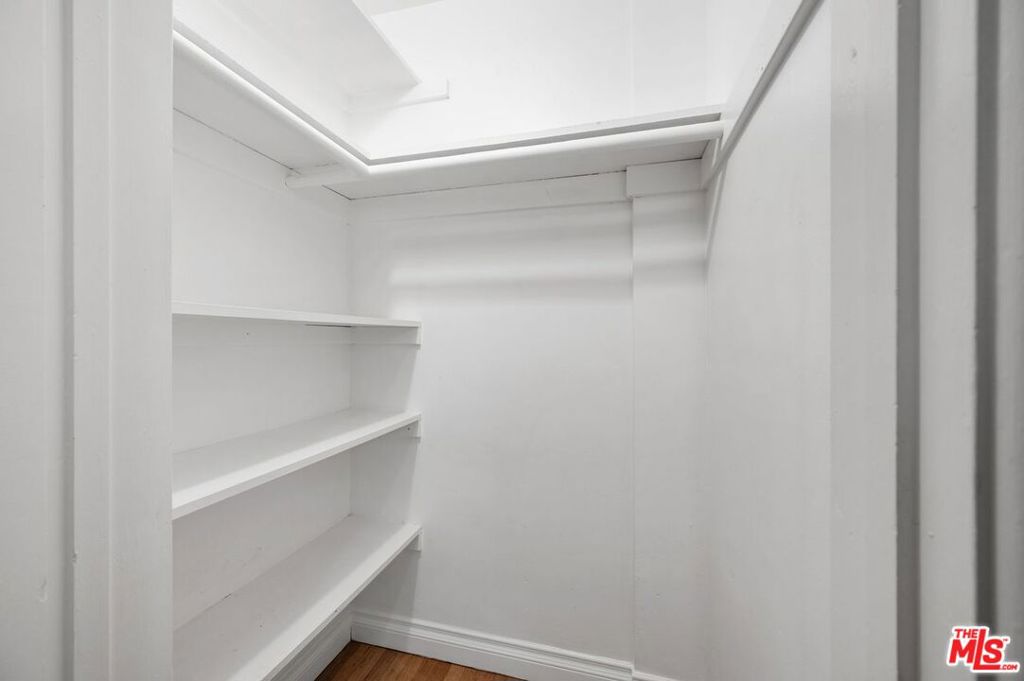 6322 W 78th Place Property Photo 16