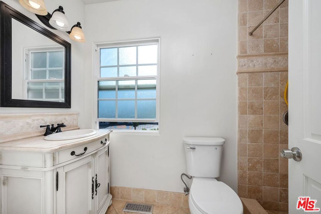 6322 W 78th Place Property Photo 22