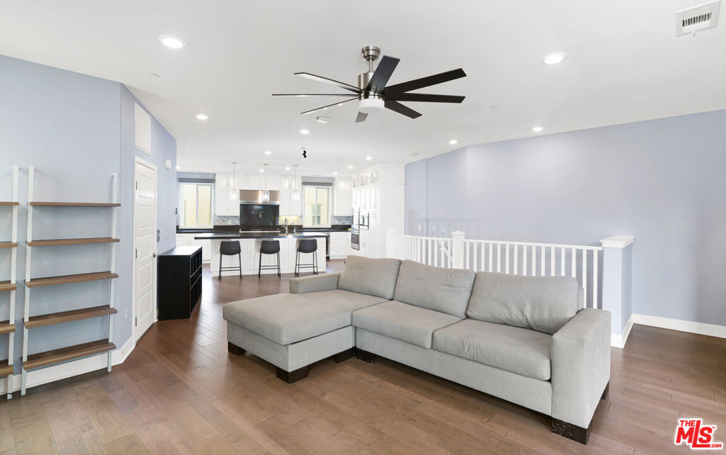 116 Catalyst Property Photo 22