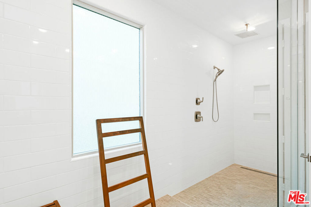 116 Catalyst Property Photo 45