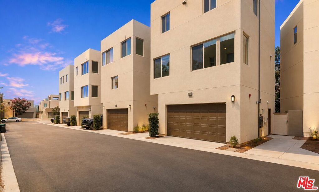 116 Catalyst Property Photo 61