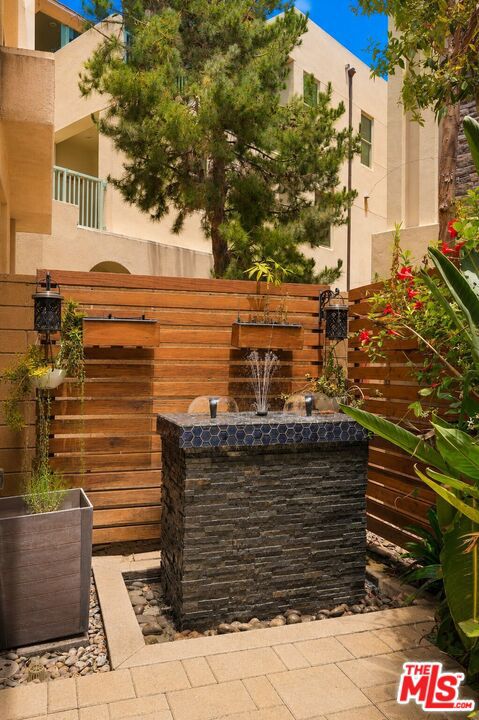 116 Catalyst Property Photo 65