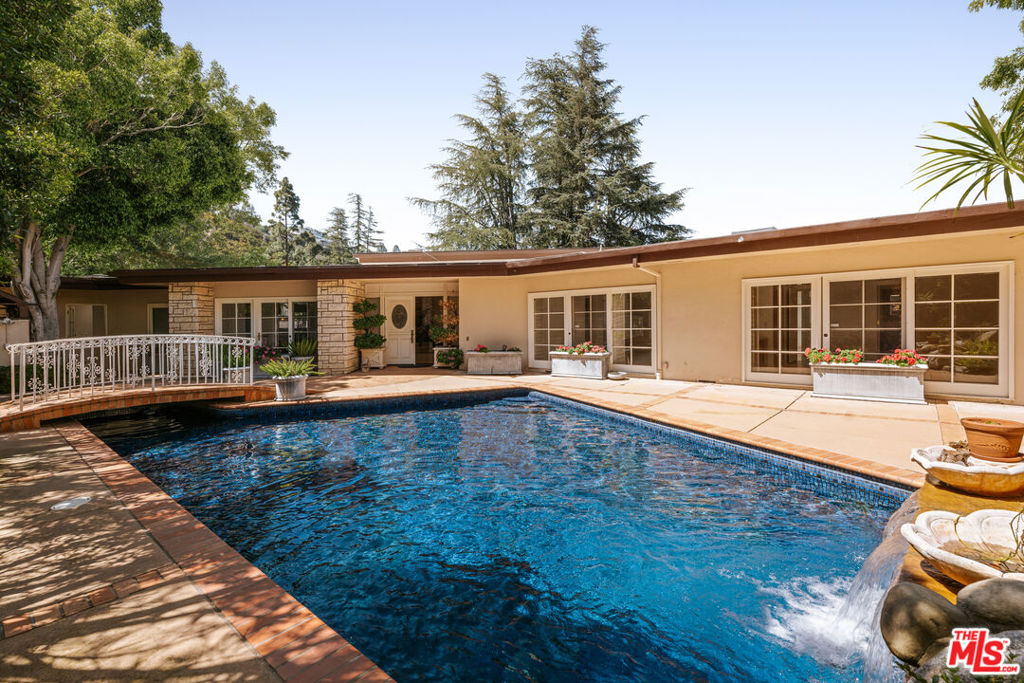 1743 Stone Canyon Road Property Photo 1