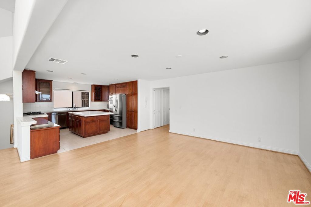 6206 Pacific Avenue 2 Property Photo 5