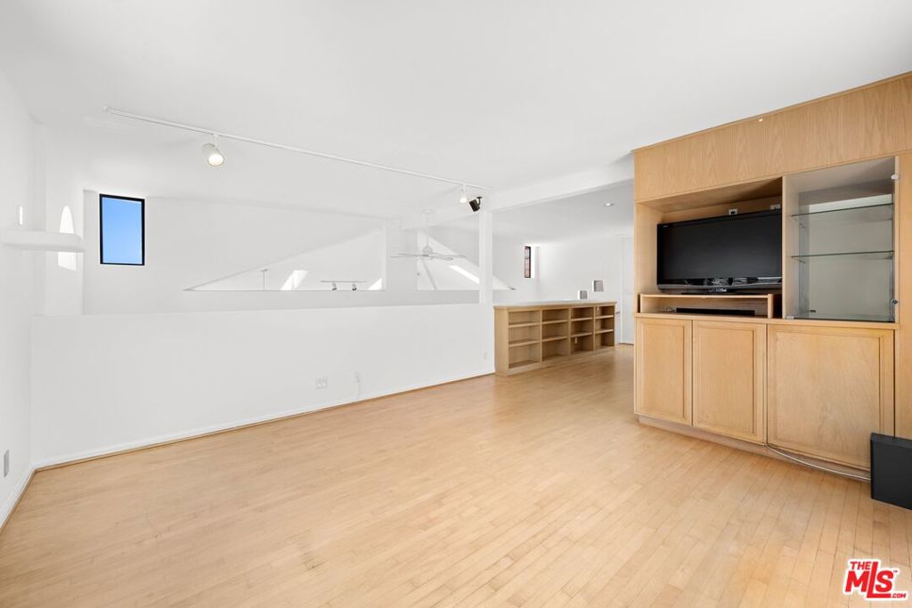 6206 Pacific Avenue 2 Property Photo 8