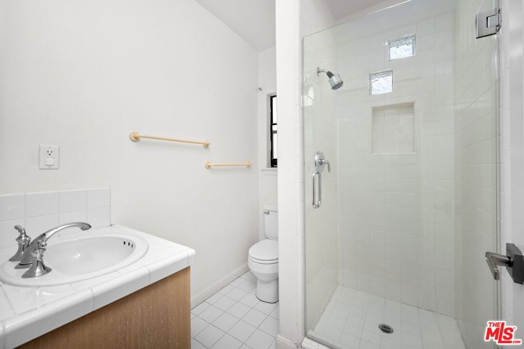6206 Pacific Avenue 2 Property Photo 12